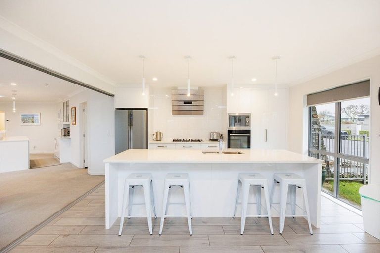 Photo of property in 27 Titoki Street, Palmerston North, 4414