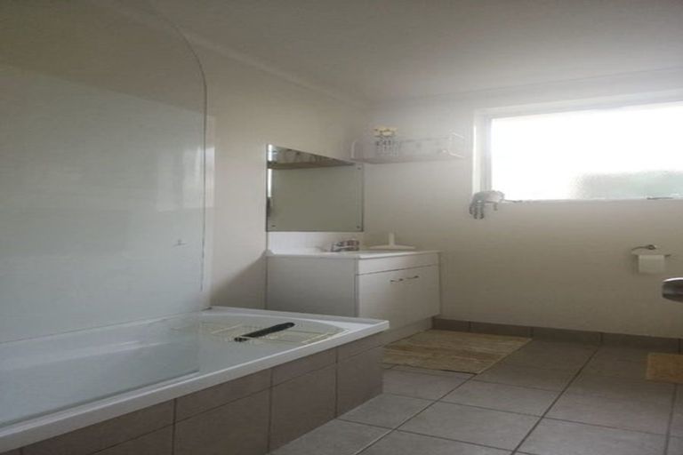 Photo of property in 5a Margarita Rise, Pukekohe, 2120