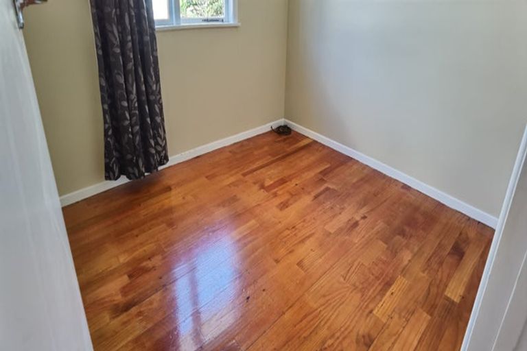 Photo of property in 23 Dale Crescent, Pakuranga, Auckland, 2010