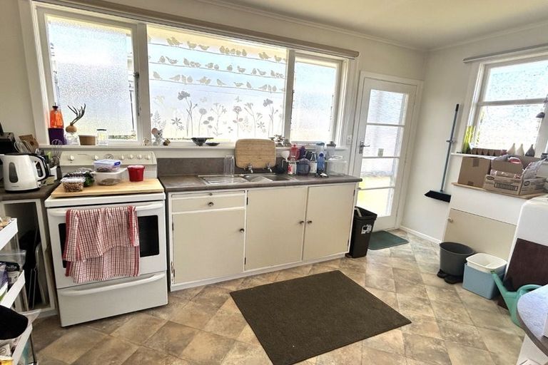 Photo of property in 10 Anthony Grove, Paraparaumu Beach, Paraparaumu, 5032