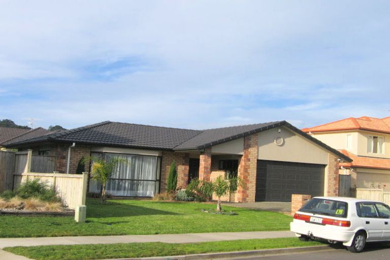 Photo of property in 20 Dalcross Drive, Flat Bush, Auckland, 2016