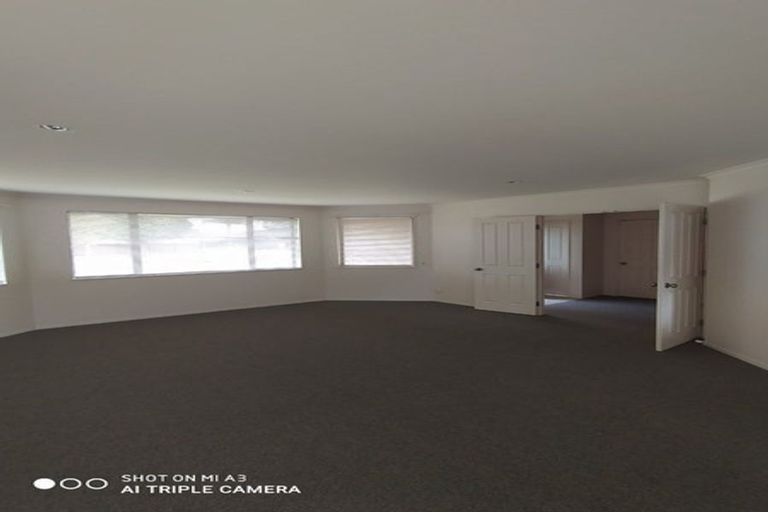 Photo of property in 24 Woodcroft Way, Pukekohe, 2120