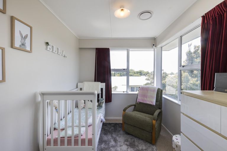 Photo of property in 5 Wairau Place, Kelvin Grove, Palmerston North, 4414