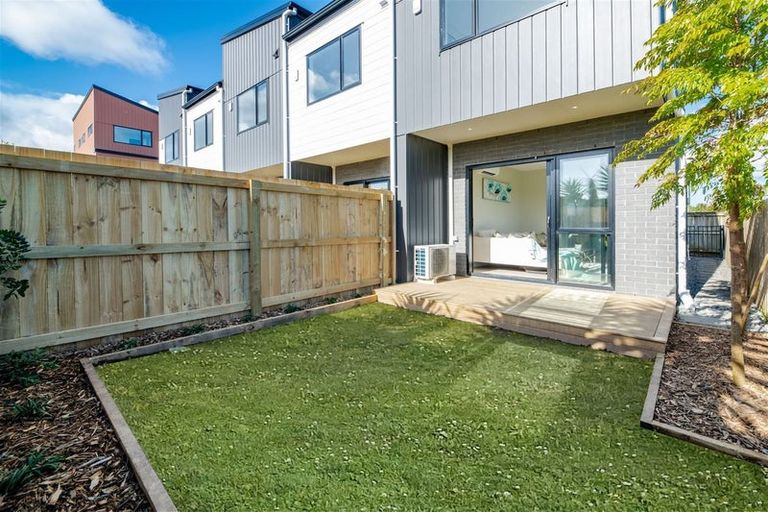 Photo of property in 6/644 Te Atatu Road, Te Atatu Peninsula, Auckland, 0610