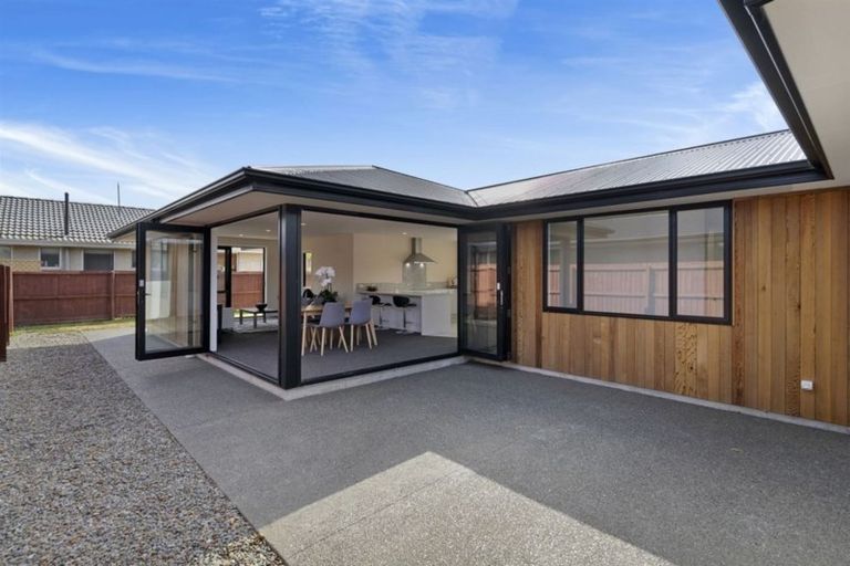 Photo of property in 75c Vivian Street, Burwood, Christchurch, 8083