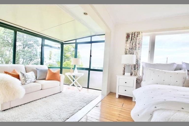 Photo of property in 12 Donovan Avenue, Massey, Auckland, 0614