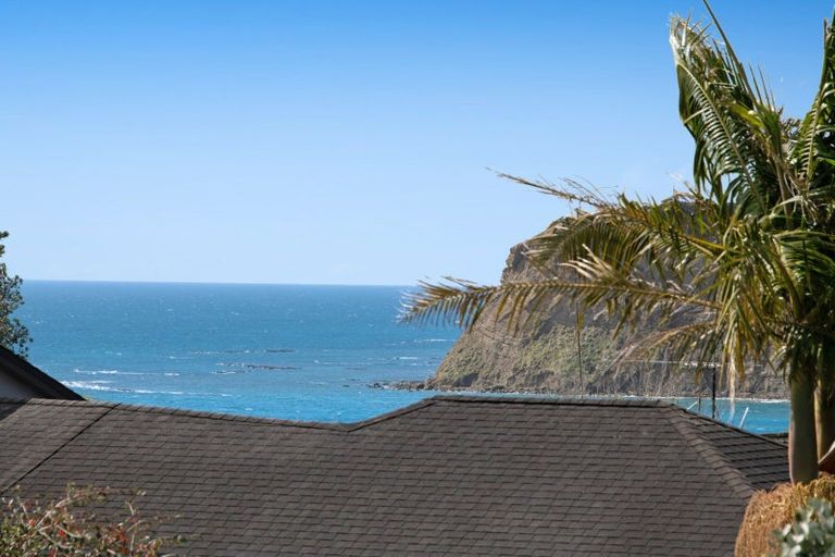 Photo of property in 124 Pacific Parade, Army Bay, Whangaparaoa, 0930