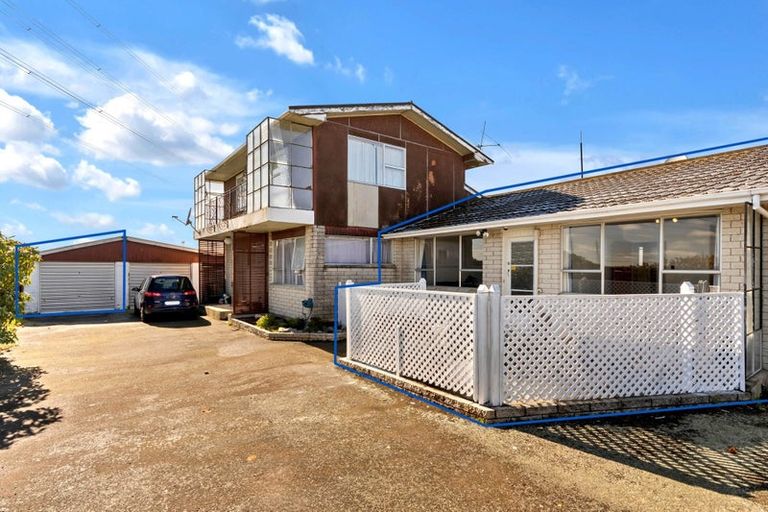 Photo of property in 2/52 Mortlake Street, Islington, Christchurch, 8042