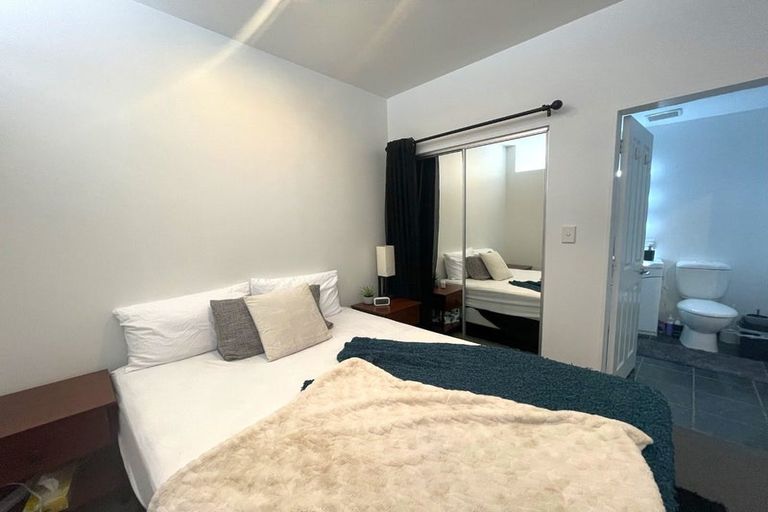 Photo of property in Atrium Apartments, 2q/154 The Terrace, Wellington Central, Wellington, 6011