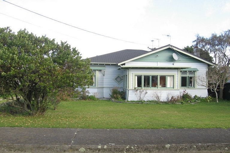 Photo of property in 13 Wellington Street, Feilding, 4702