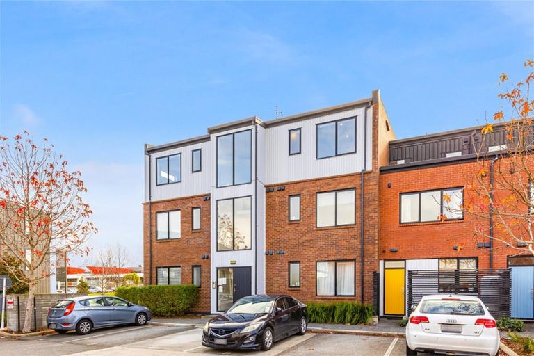 Photo of property in 6/7 Uku Lane, Hobsonville, Auckland, 0616