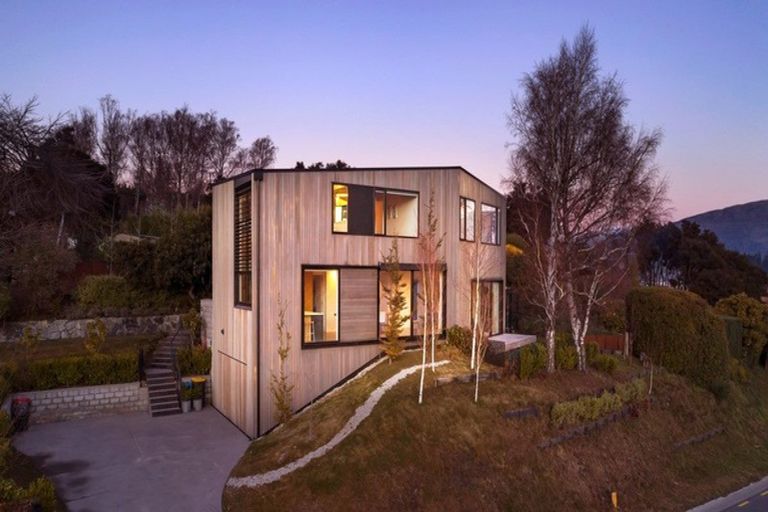 Photo of property in 9 Beacon Point Road, Wanaka, 9305