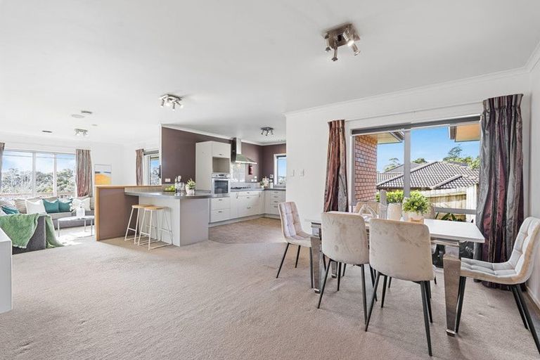 Photo of property in 13 Anchorite Way, Red Beach, 0932