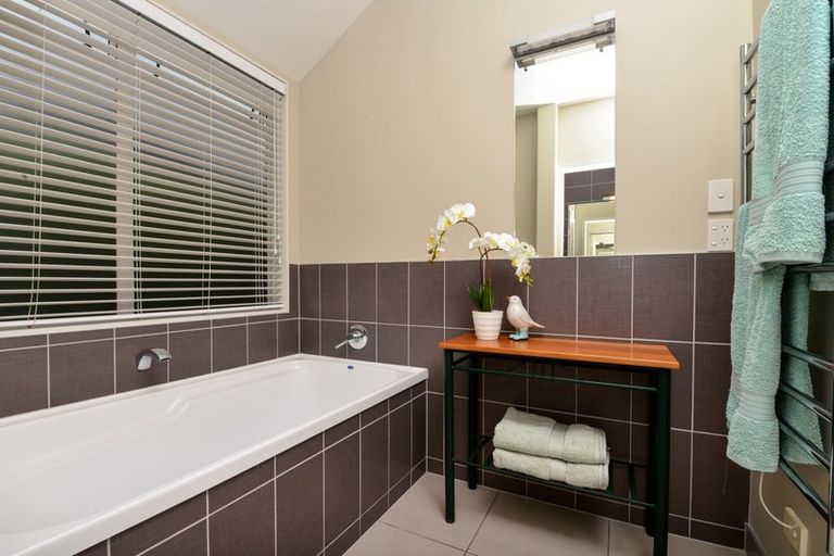 Photo of property in 3 The Peninsula, Huntington, Hamilton, 3210