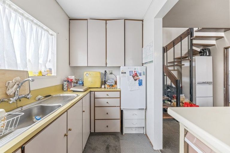 Photo of property in 47 Howe Street, North Dunedin, Dunedin, 9016