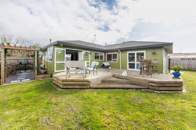 Photo of property in 43 Dalfield Place, Highbury, Palmerston North, 4412