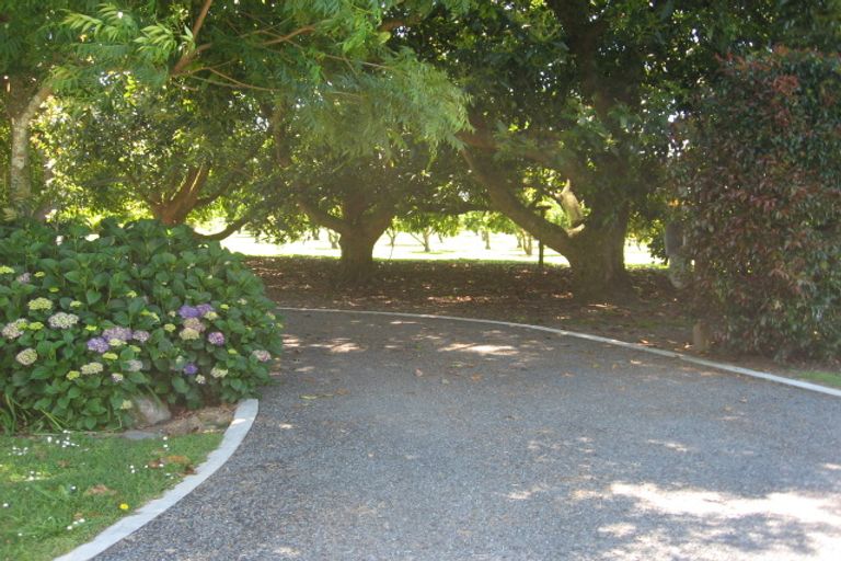 Photo of property in 35 Waikaraka Drive West, Te Puna, Tauranga, 3174