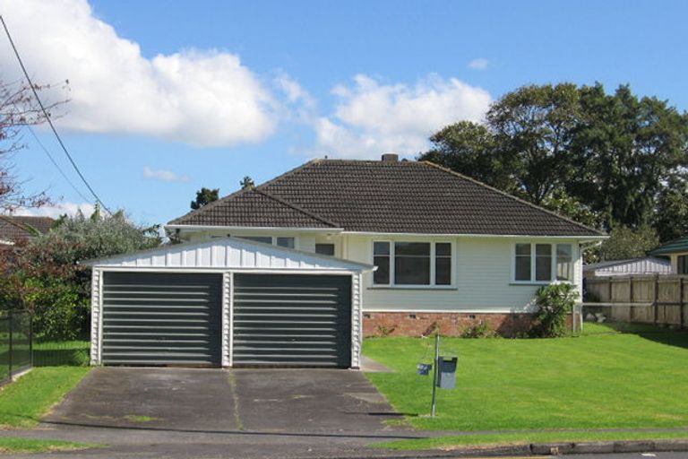 Photo of property in 1 Beach Road, Te Atatu Peninsula, Auckland, 0610