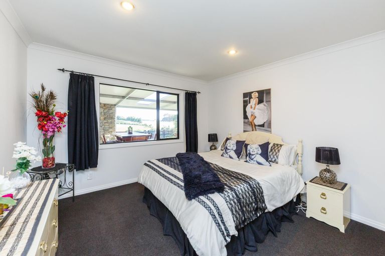Photo of property in 289b Tutaki Road, Kelvin Grove, Palmerston North, 4470