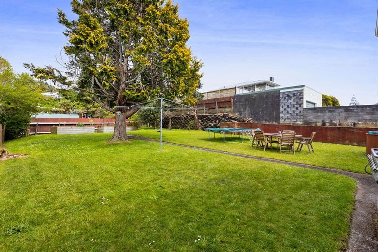 Photo of property in 6 Pembroke Street, Westown, New Plymouth, 4310