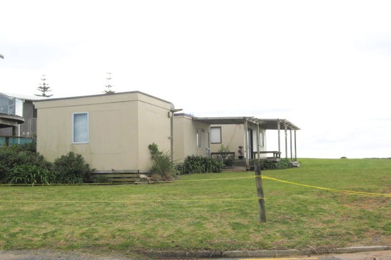 Photo of property in 2 Hemi Place, Tairua, 3508