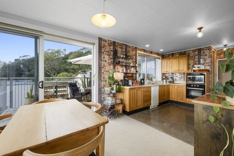 Photo of property in 3 Weston Street, Moturoa, New Plymouth, 4310