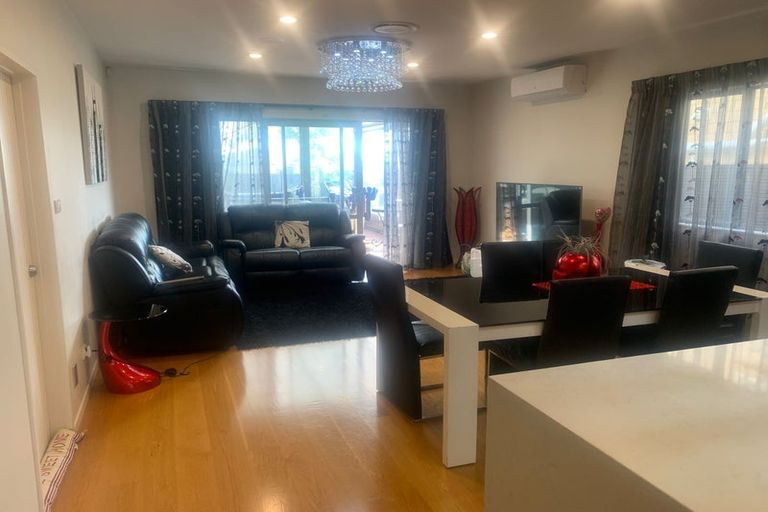 Photo of property in 8 Azzurro Way, Flat Bush, Auckland, 2019