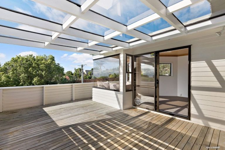 Photo of property in 11 Park Rise, Campbells Bay, Auckland, 0630