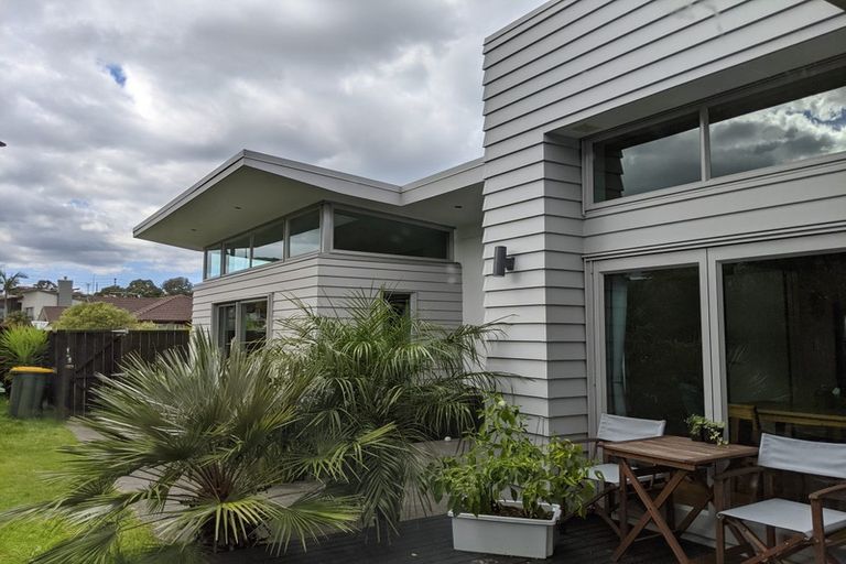 Photo of property in 12 Harrowglen Drive, Northcross, Auckland, 0632