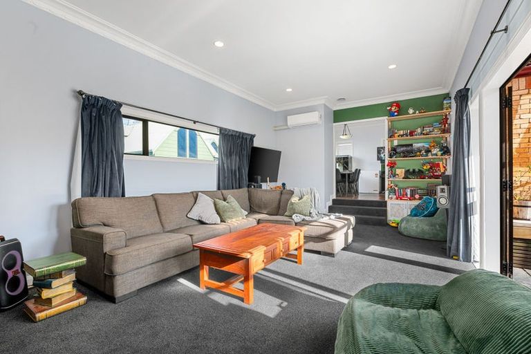 Photo of property in 28 Braid Road, St Andrews, Hamilton, 3200