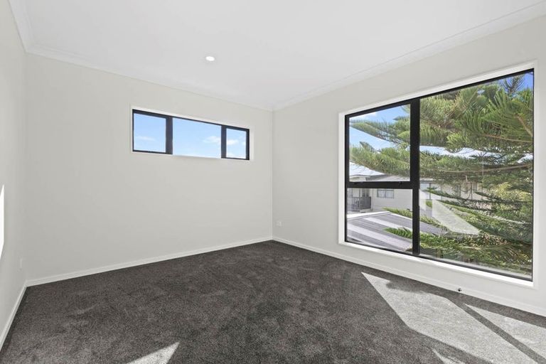 Photo of property in 543b Massey Road, Mangere, Auckland, 2022