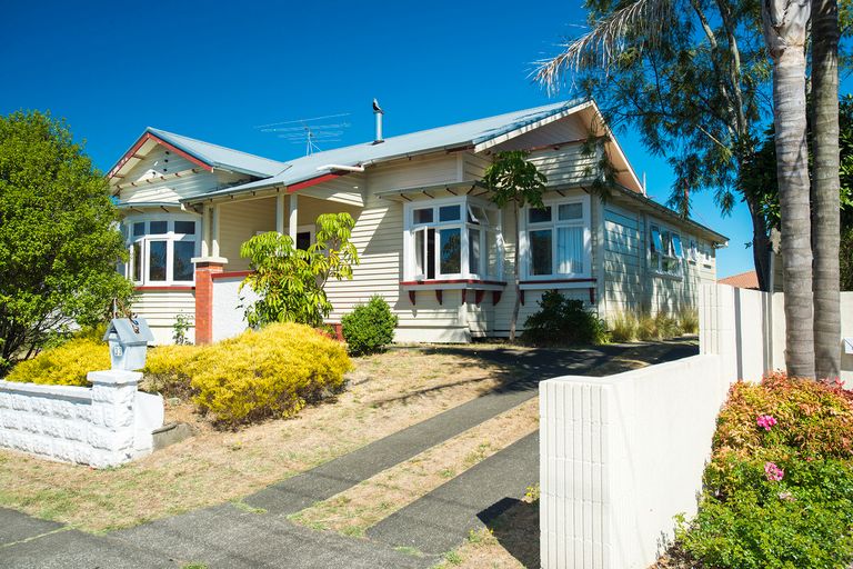 Photo of property in 33 Carnarvon Street, Gisborne, 4010