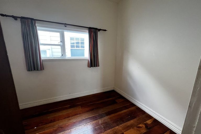 Photo of property in 218 Clyde Street, Island Bay, Wellington, 6023