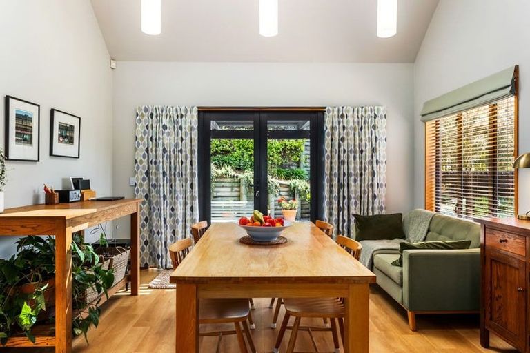 Photo of property in 2 Emerald Lane, Cashmere, Christchurch, 8022