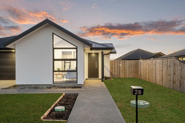 Photo of property in 28 Blue Jacket Drive, Halswell, Christchurch, 8025