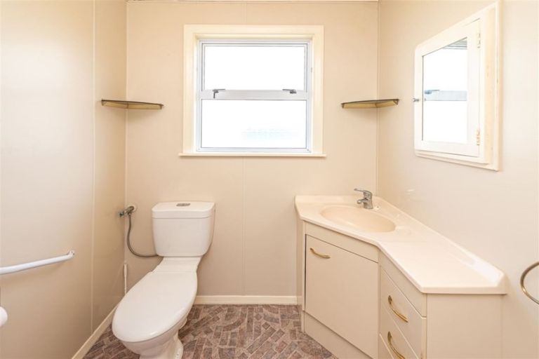 Photo of property in 93 Karaka Street, Castlecliff, Whanganui, 4501