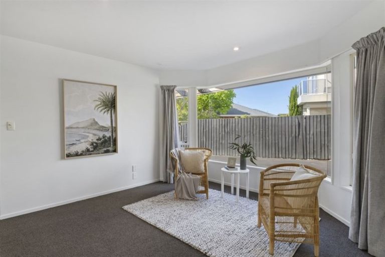 Photo of property in 9 Parkwood Place, Parklands, Christchurch, 8083