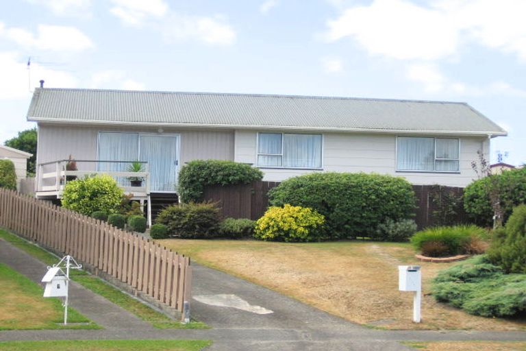 Photo of property in 9 Topeka Grove, Totara Park, Upper Hutt, 5018