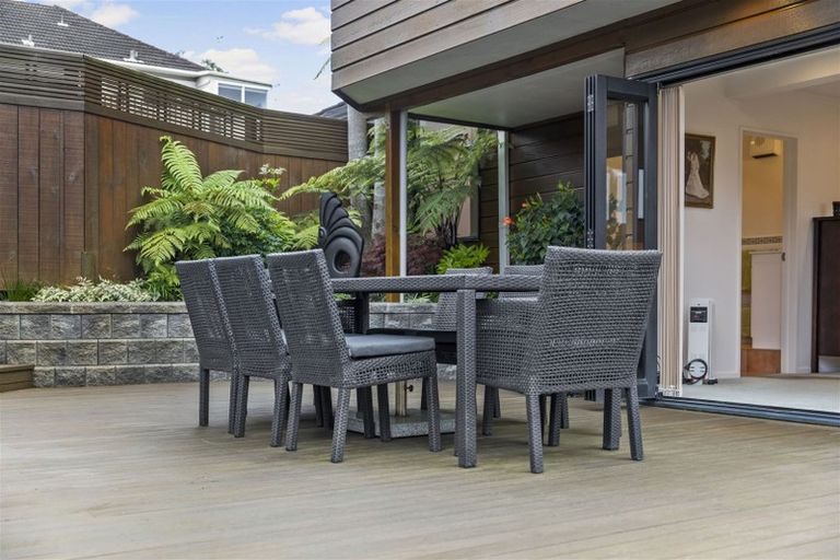 Photo of property in 2/40 Carlisle Road, Browns Bay, Auckland, 0630