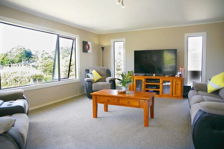 Photo of property in 8 Kavanagh Place, Opaheke, Papakura, 2113