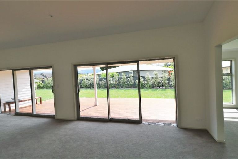 Photo of property in 11 Tararua Crescent, Carterton, 5713