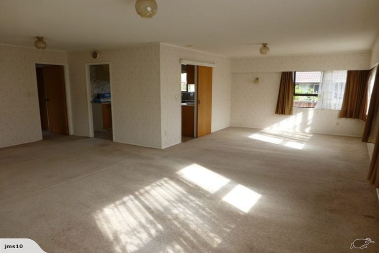 Photo of property in 2/87 Cook Street, Howick, Auckland, 2014