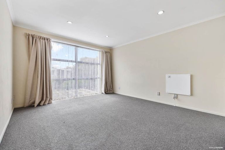 Photo of property in 13 The Track, Takanini, 2112