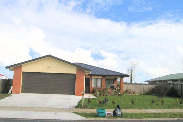 Photo of property in 22 Kittyhawk Place, Melville, Hamilton, 3206