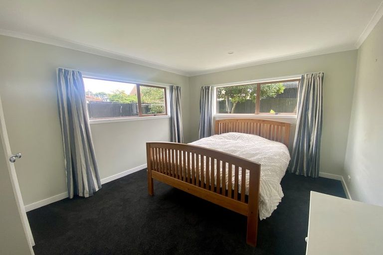 Photo of property in 7 Sealand Place, Mangere Bridge, Auckland, 2022