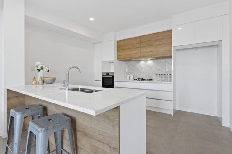 Photo of property in 36 Waihou Crescent, Albany Heights, Auckland, 0632