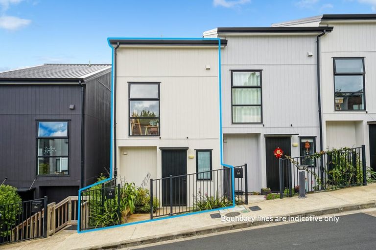 Photo of property in 22 Tokai Place, Glen Eden, 0602