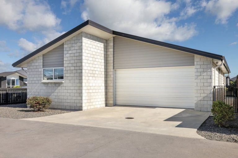 Photo of property in 45 Union Drive, Papamoa, 3118