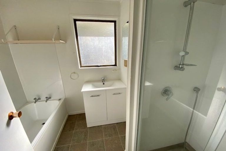 Photo of property in 15 Cottam Grove, Northcross, Auckland, 0632