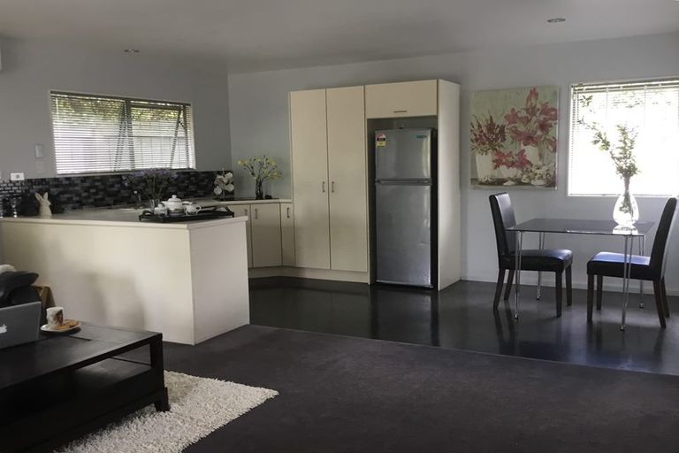 Photo of property in 14 Kamara Road, Glen Eden, Auckland, 0602